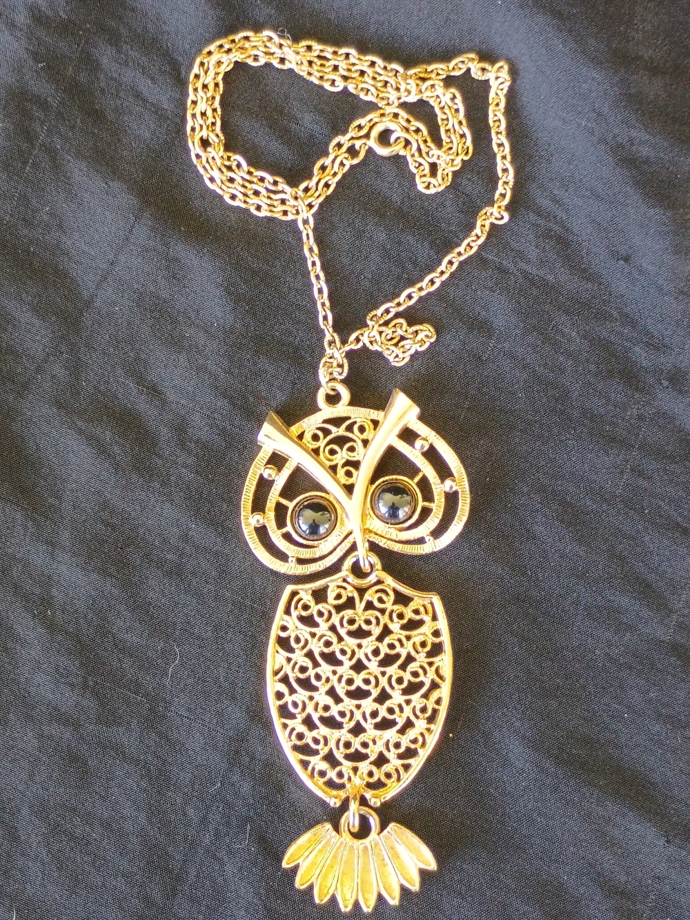 Vintage 1974 Sarah Coventry Nite-Owl Necklace Gold Tone 4" Articulated Owl